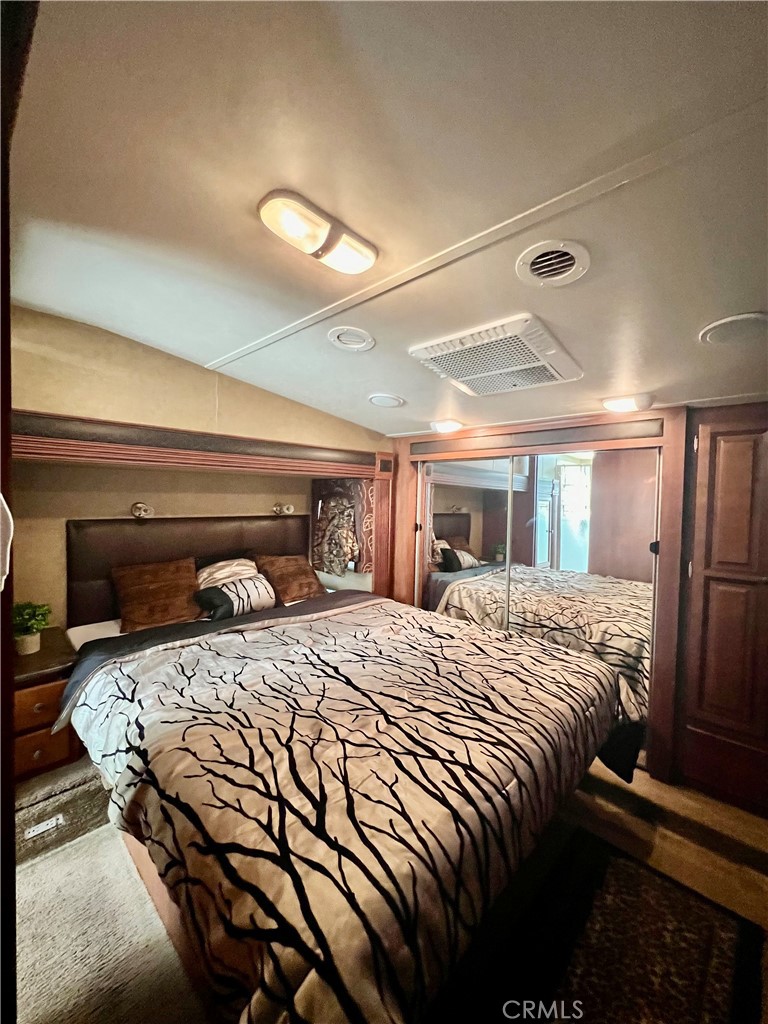 1295 S Cawston Avenue