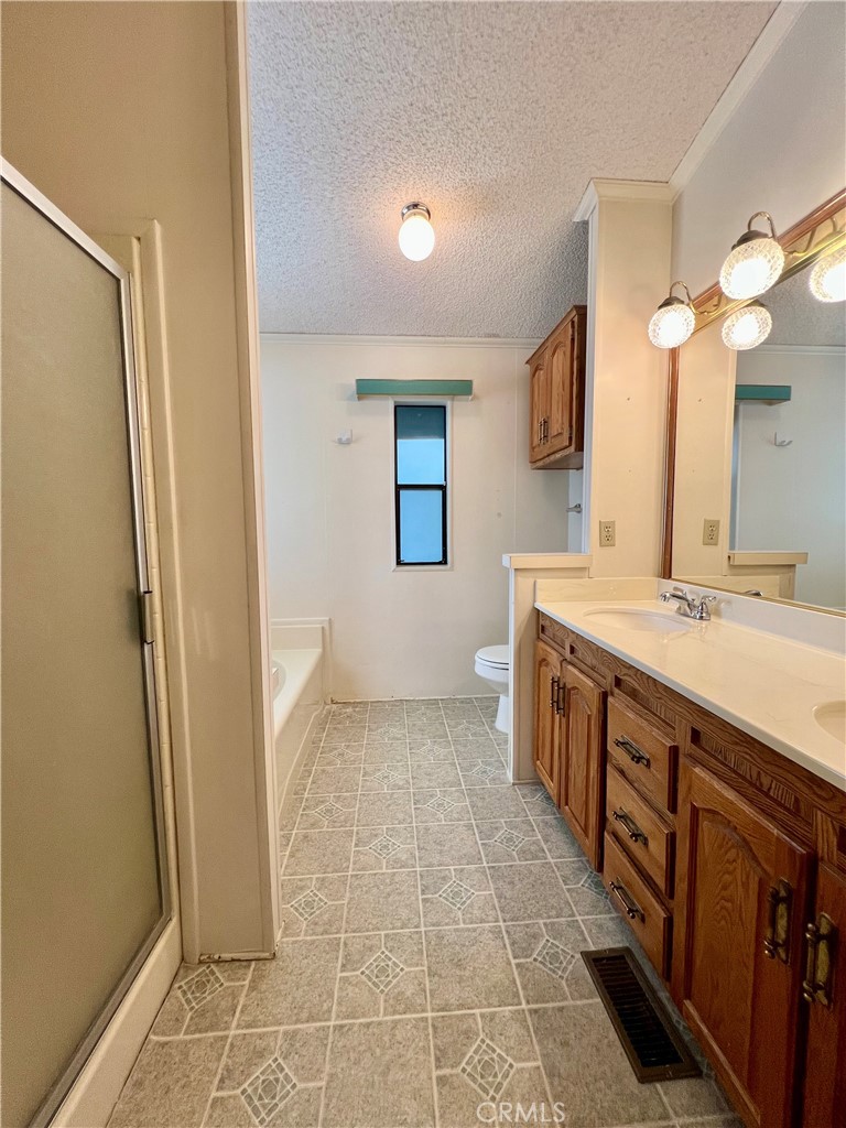 24600 Mountain Ave #8