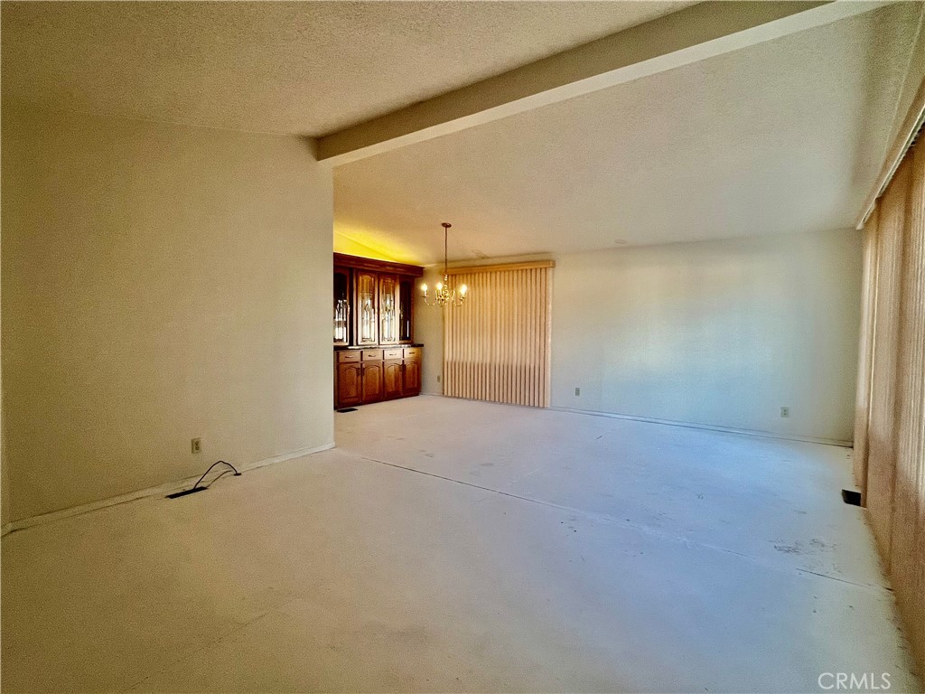 24600 Mountain Ave #8