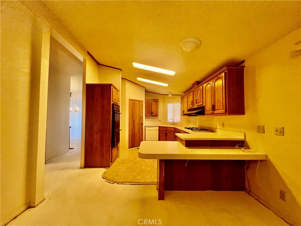 24600 Mountain Ave #8