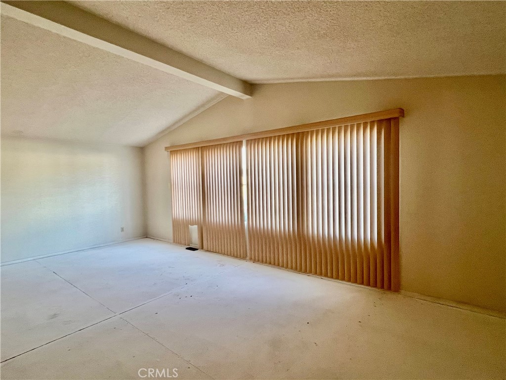 24600 Mountain Ave #8