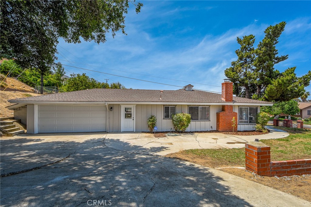 15195 Kingsway Drive