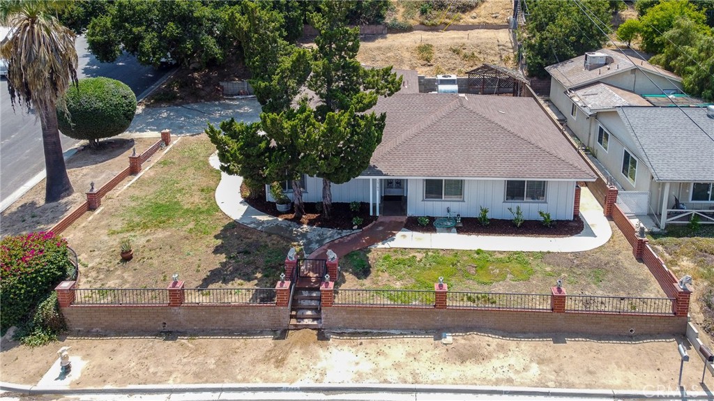 15195 Kingsway Drive