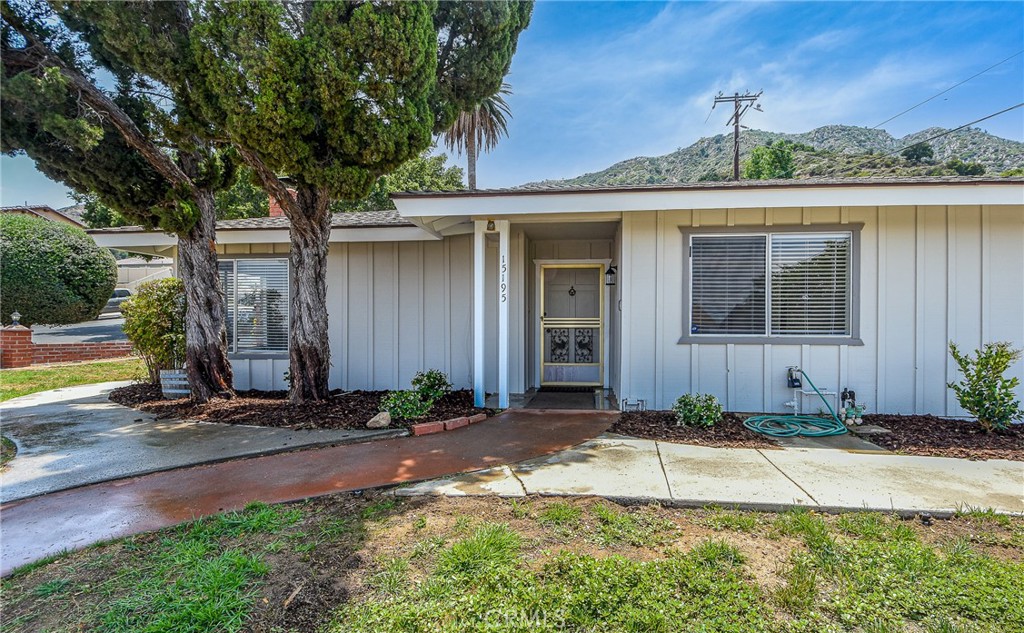 15195 Kingsway Drive