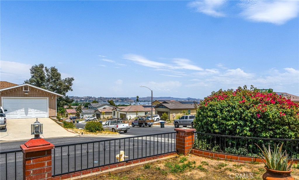 15195 Kingsway Drive