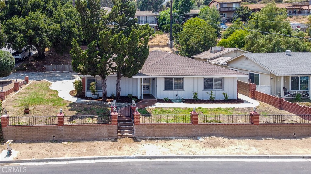 15195 Kingsway Drive