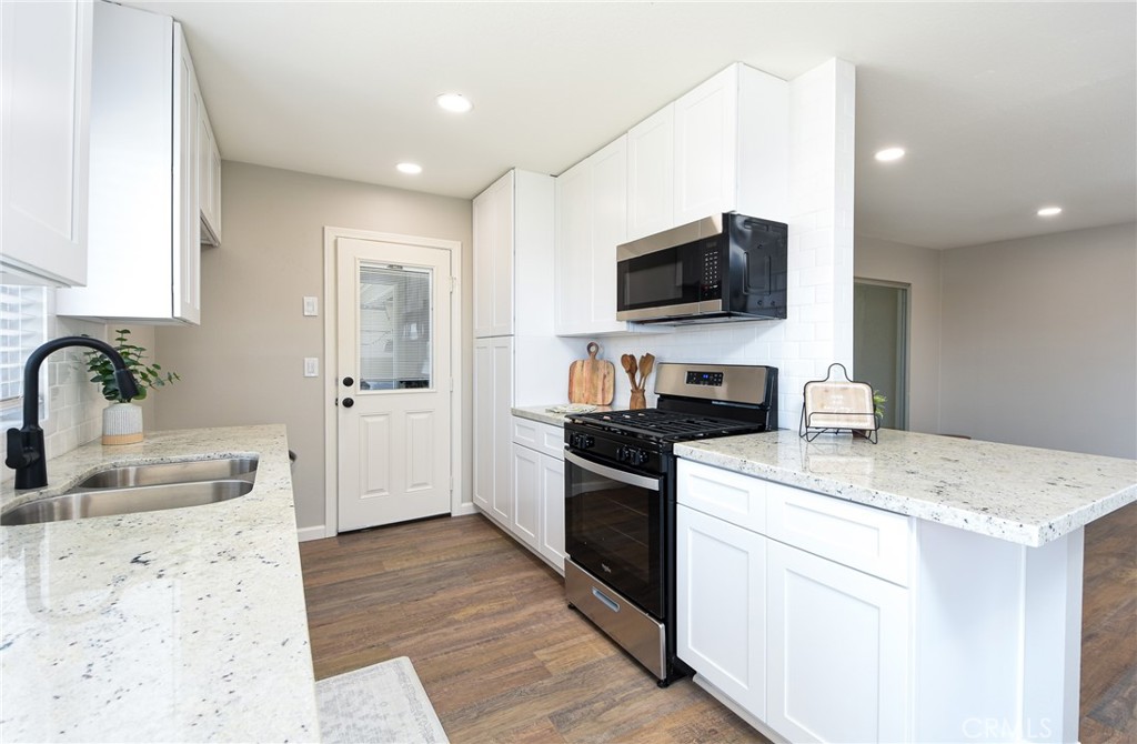 15195 Kingsway Drive