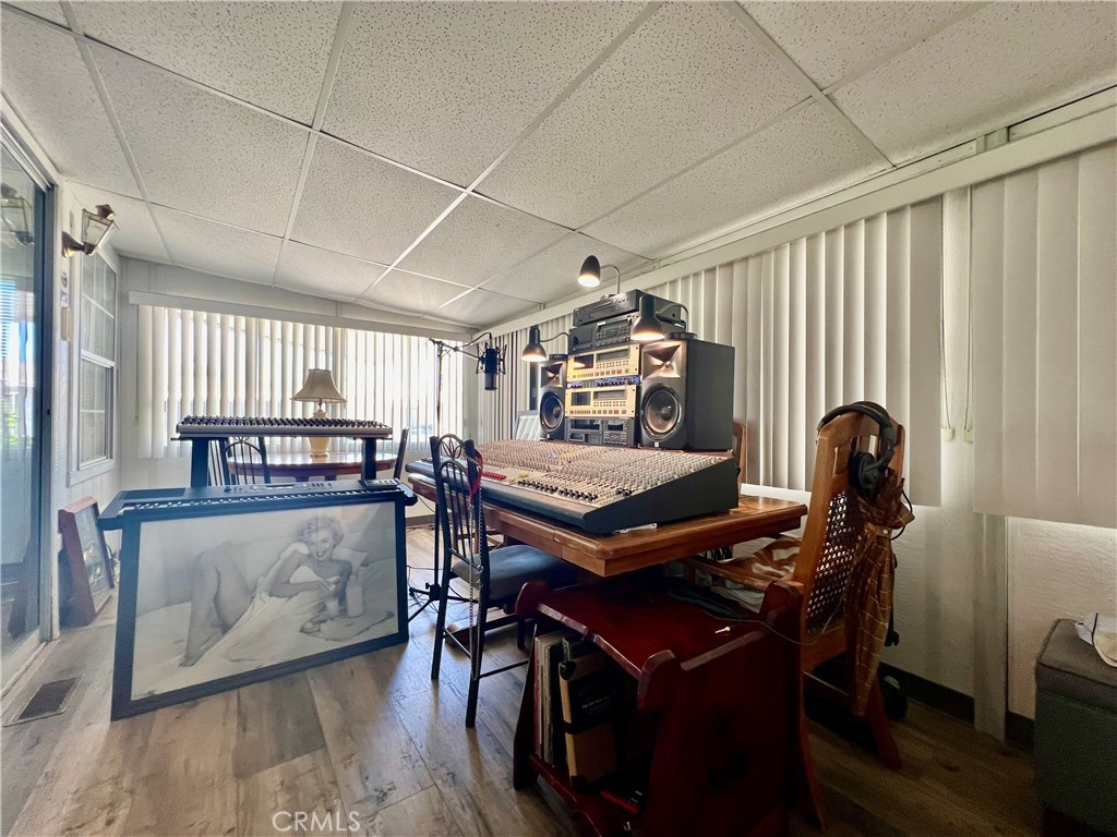 1295 S Cawston Avenue 422