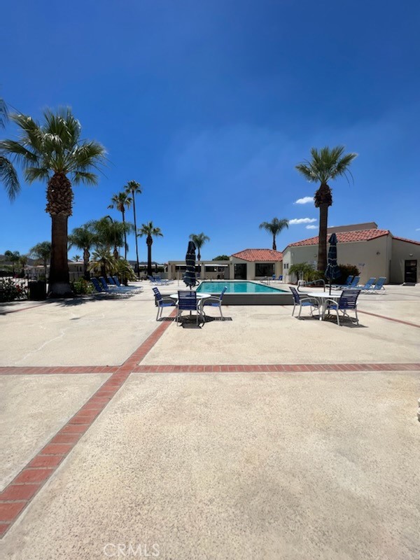 1295 S Cawston Avenue 422