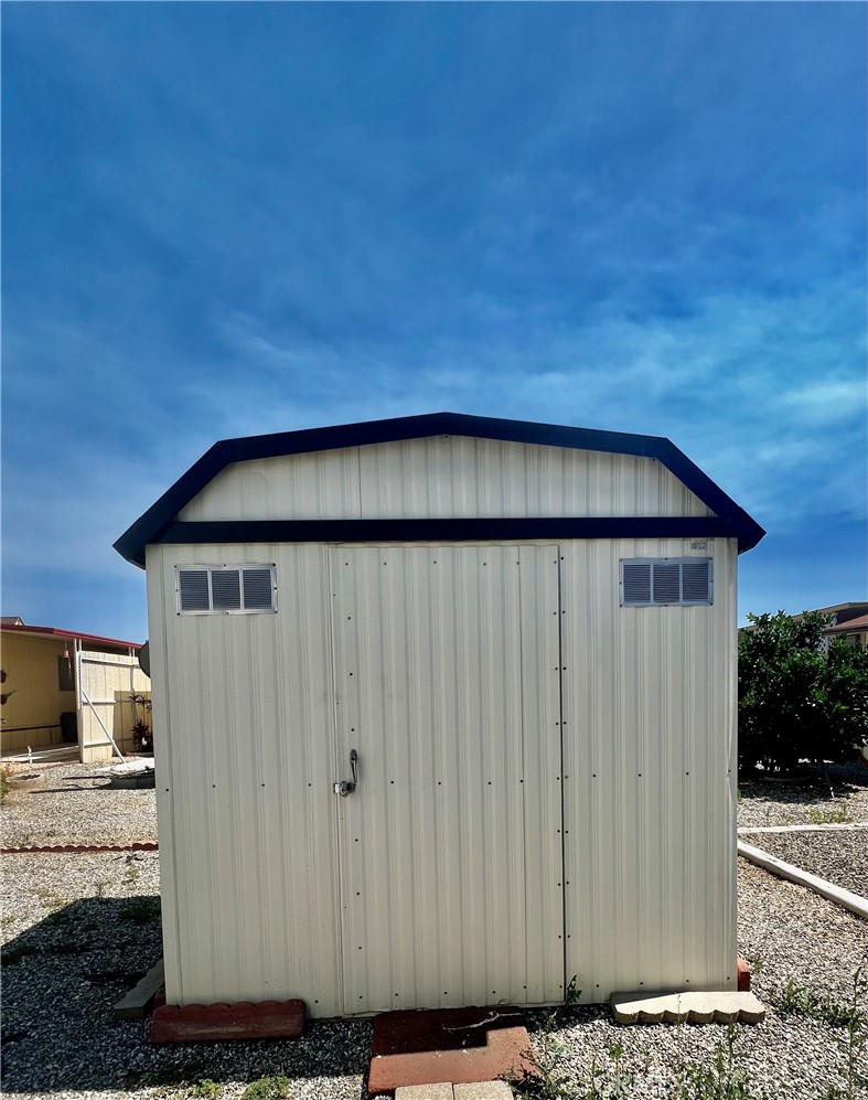 725 W Thornton Ave 69