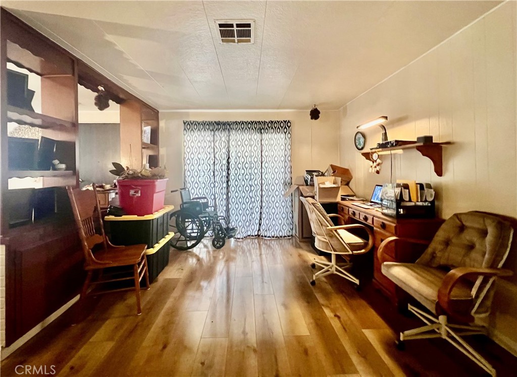 725 W Thornton Ave 69