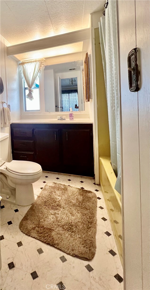 725 W Thornton Ave 69