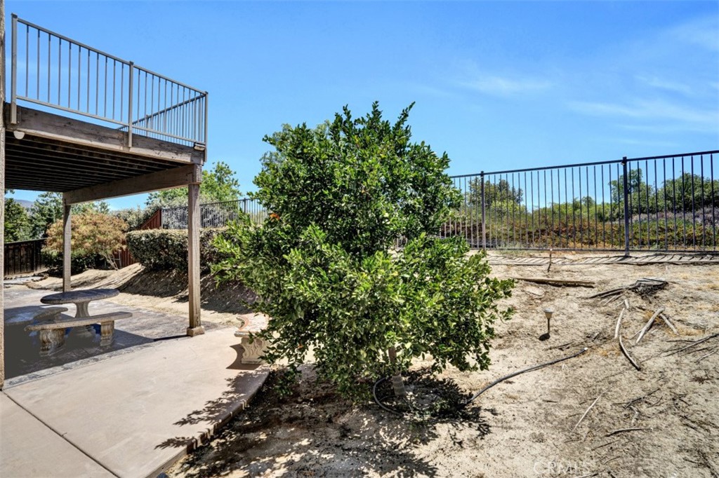 2411 Menlo Avenue