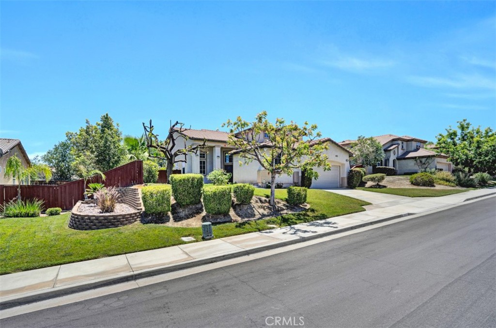 2411 Menlo Avenue