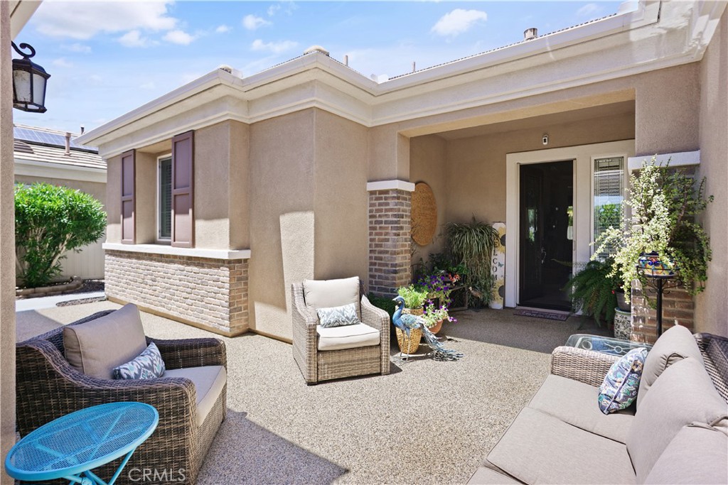 5658 Paseo Famosa