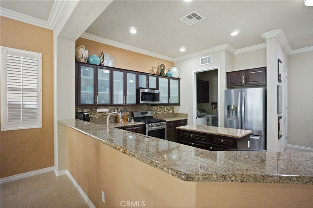 5658 Paseo Famosa