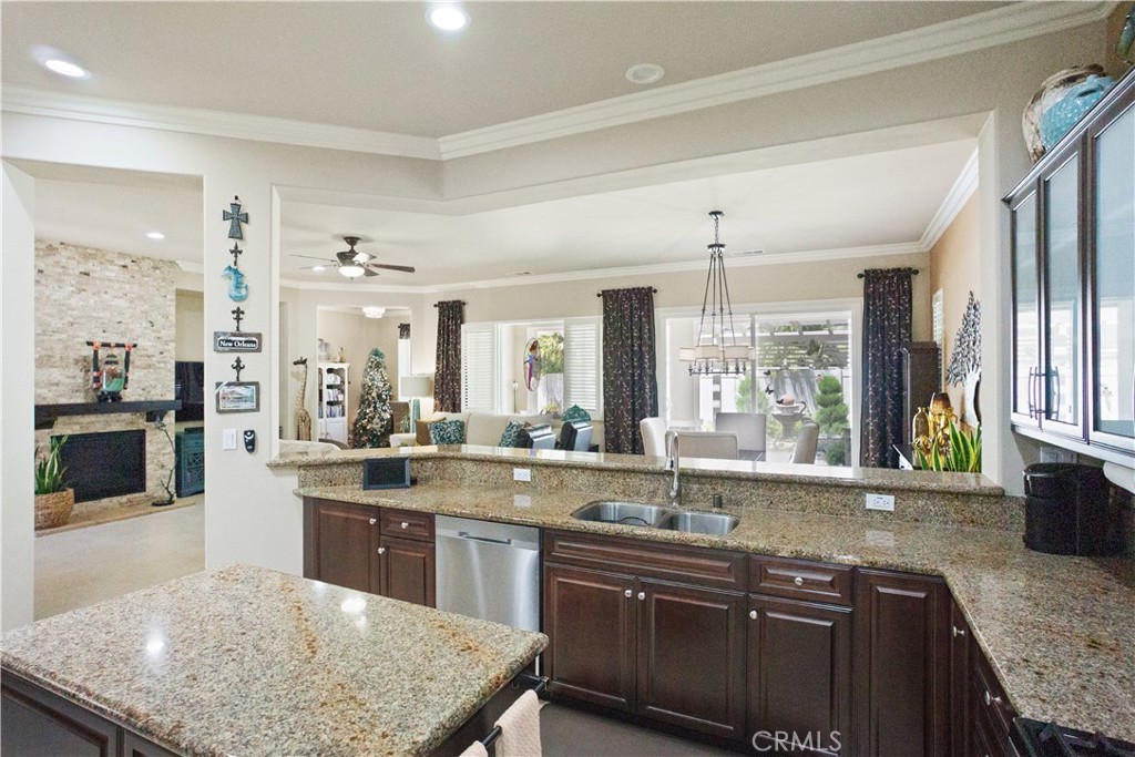 5658 Paseo Famosa
