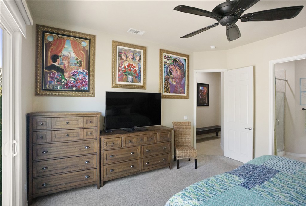 5658 Paseo Famosa