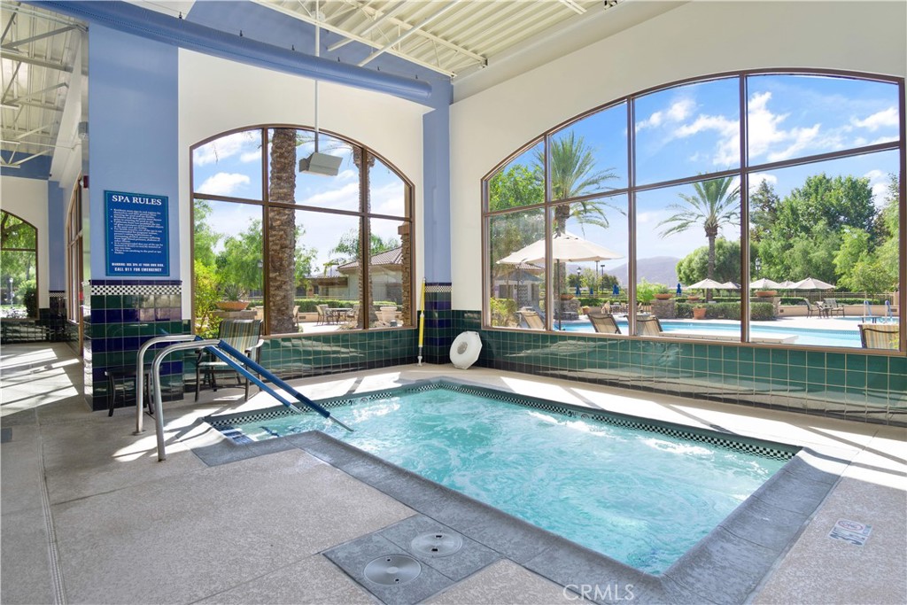 5658 Paseo Famosa