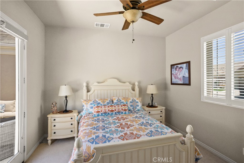 5658 Paseo Famosa
