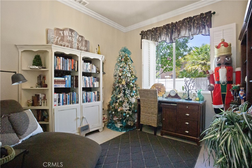 5658 Paseo Famosa