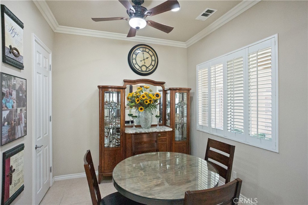 5658 Paseo Famosa
