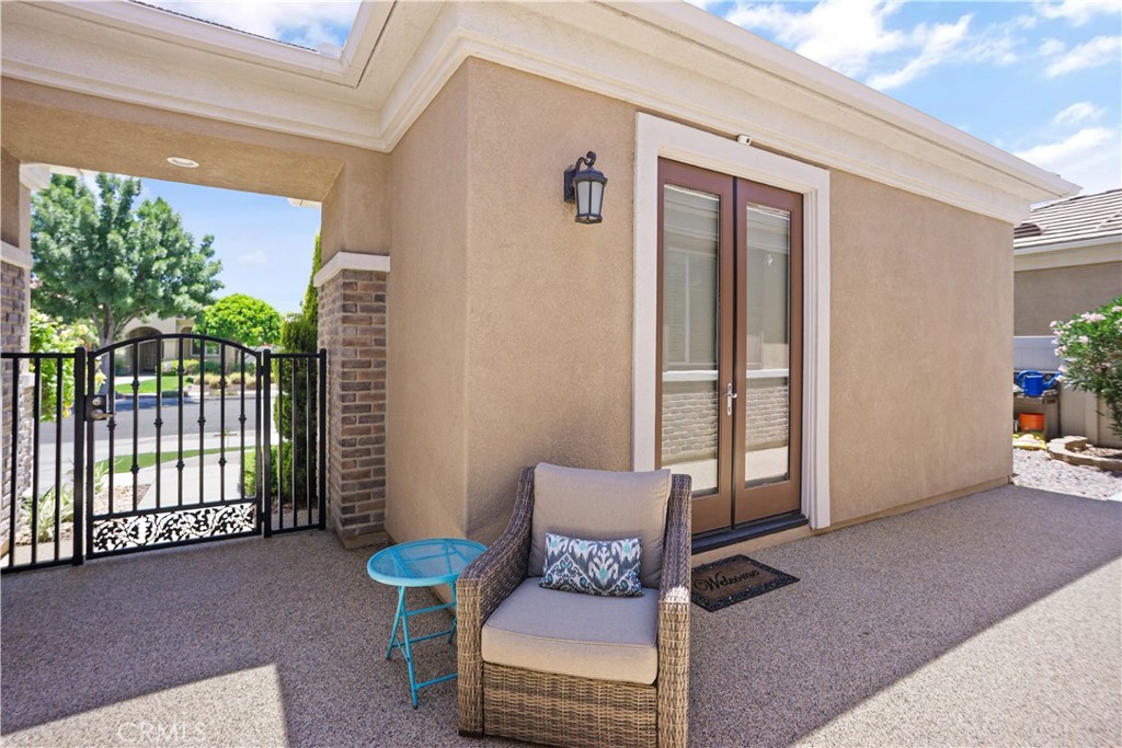 5658 Paseo Famosa