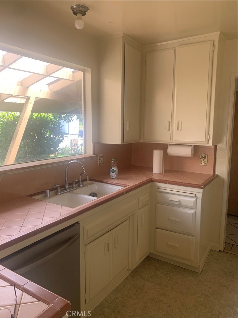 8438 Venus Drive
