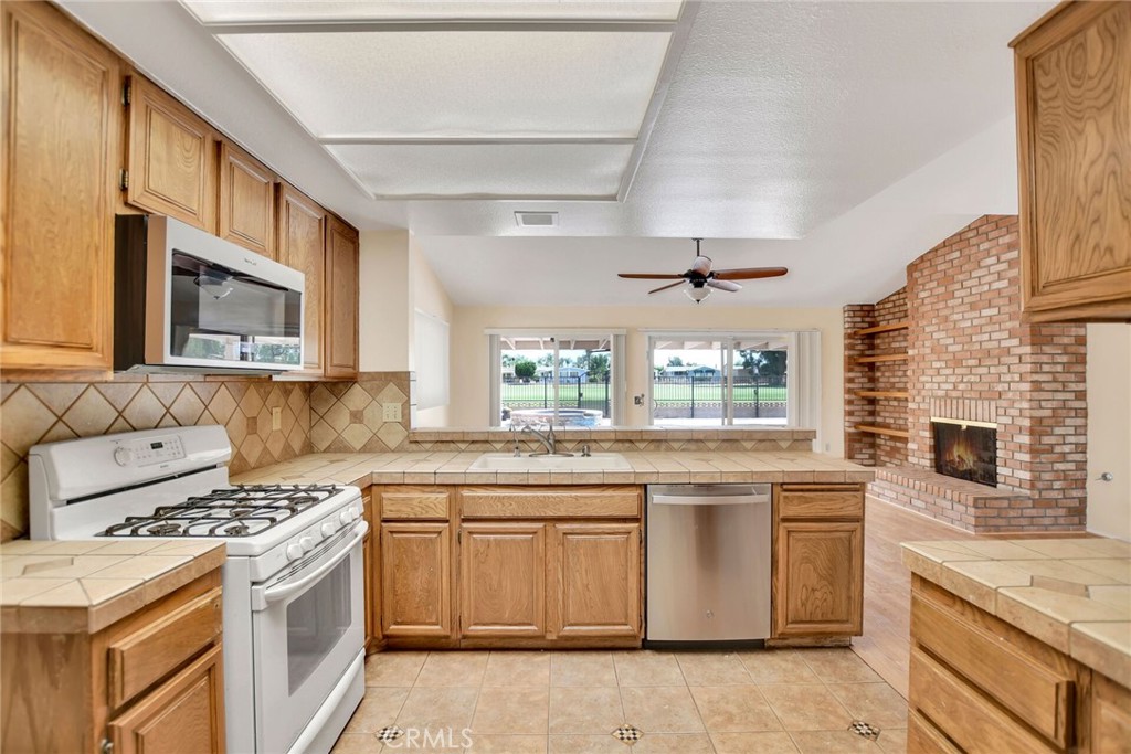 1428 Pepper Tree Drive