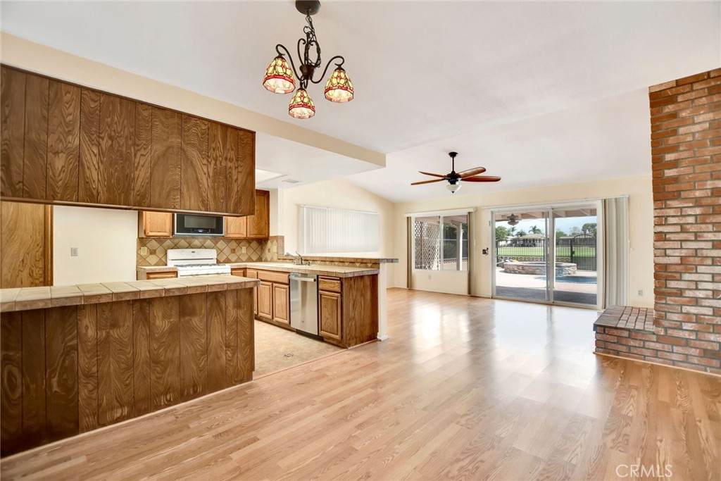 1428 Pepper Tree Drive