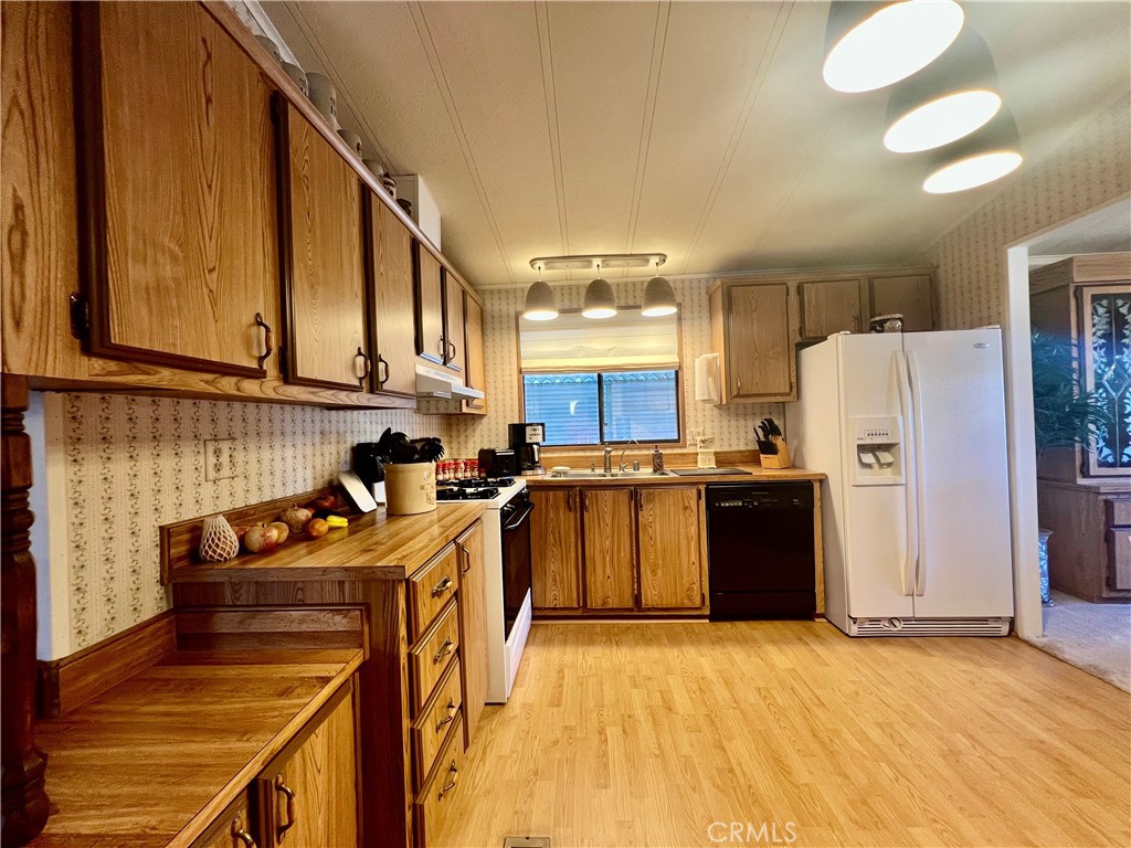 24600 Mountain Avenue 66