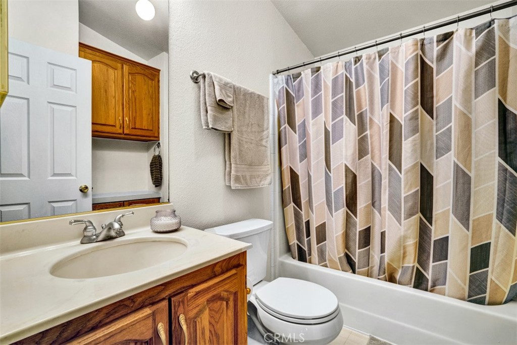 2952 2952 Peach Tree