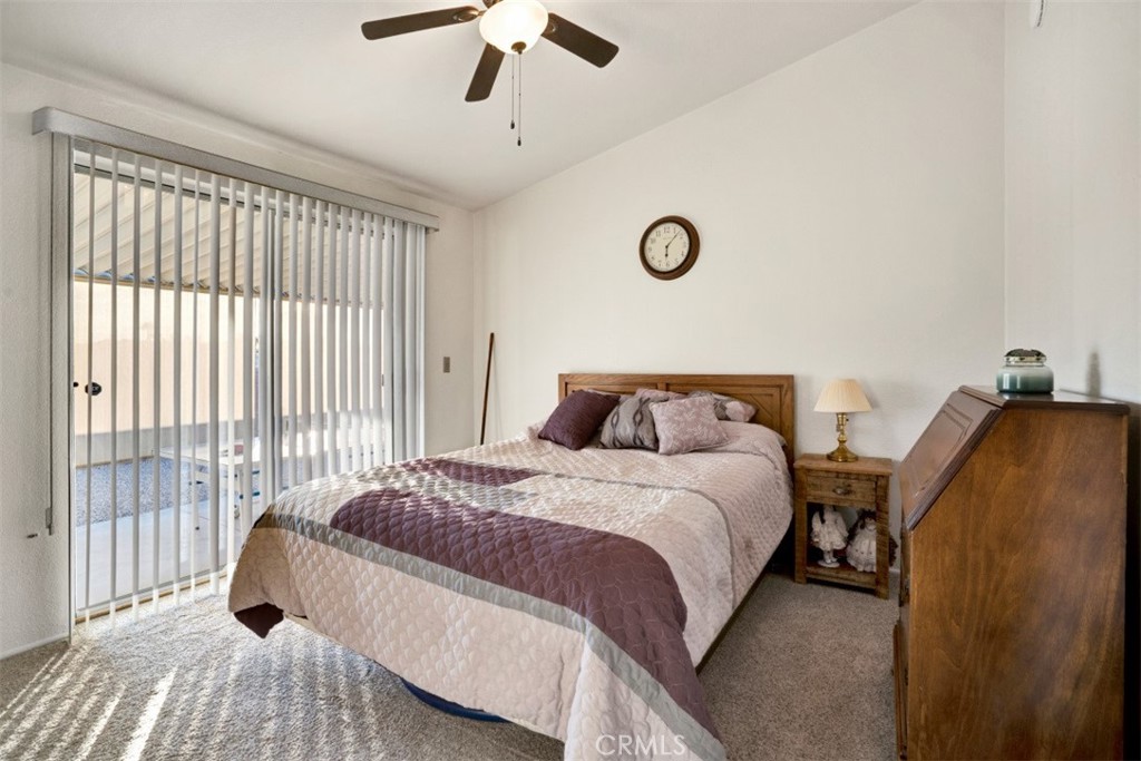 2952 2952 Peach Tree