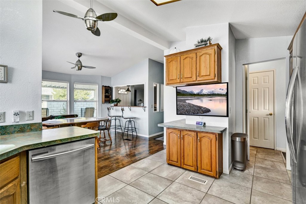 2952 2952 Peach Tree