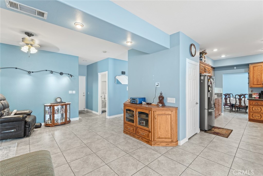 669 Liverpool Street