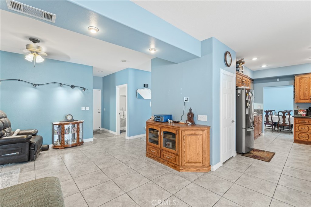 669 Liverpool Street