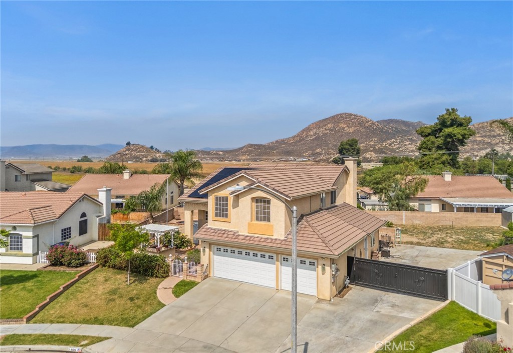 669 Liverpool Street