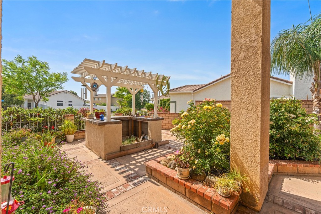 669 Liverpool Street