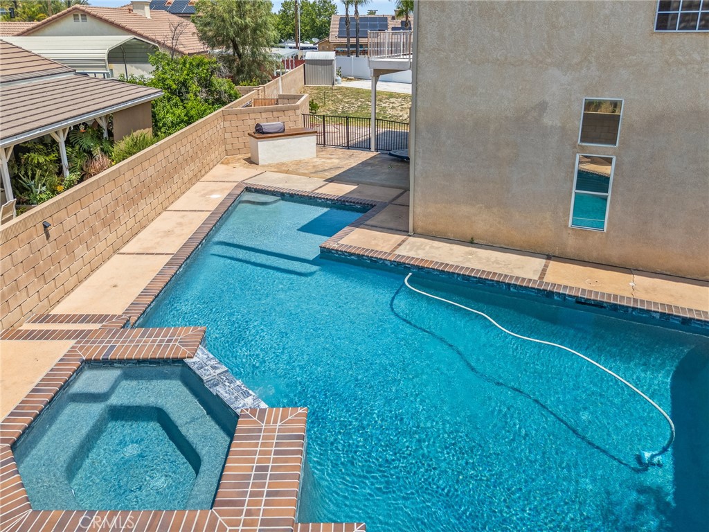 669 Liverpool Street