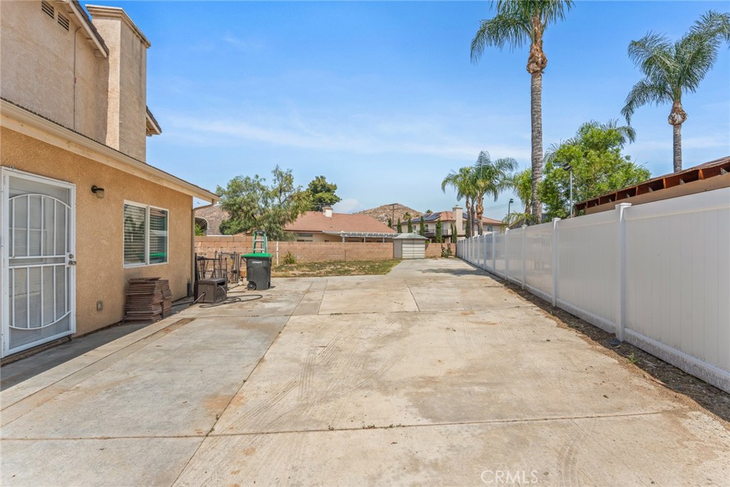 669 Liverpool Street