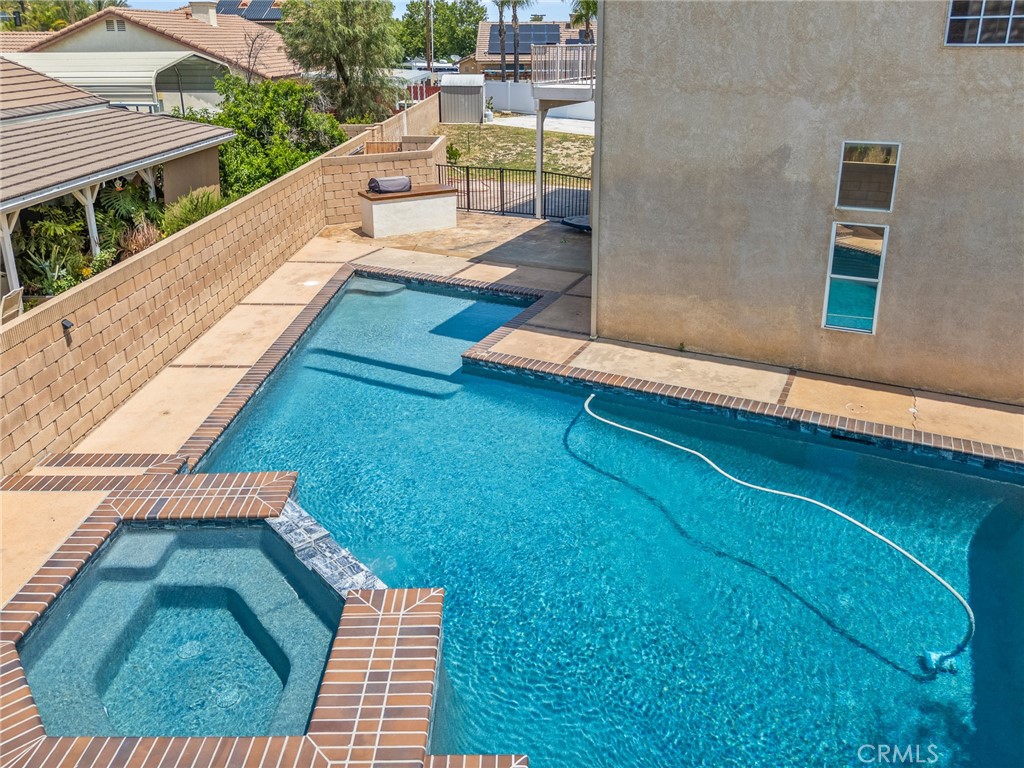 669 Liverpool Street