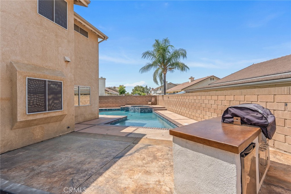 669 Liverpool Street