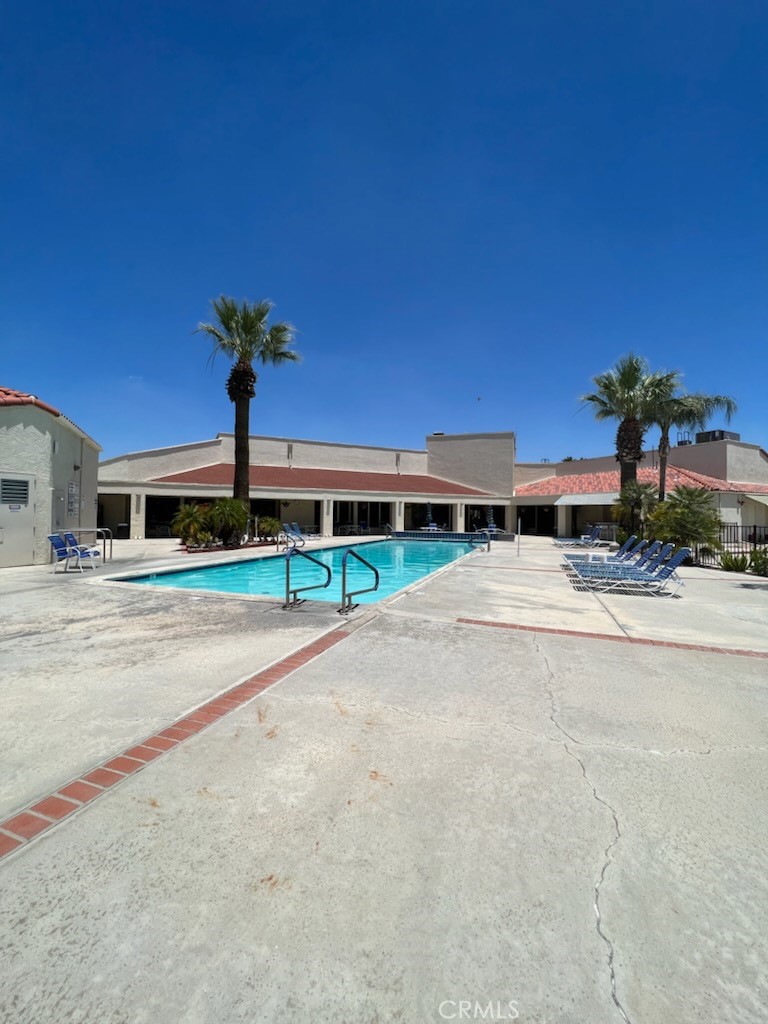 1295 1295 S Cawston 496