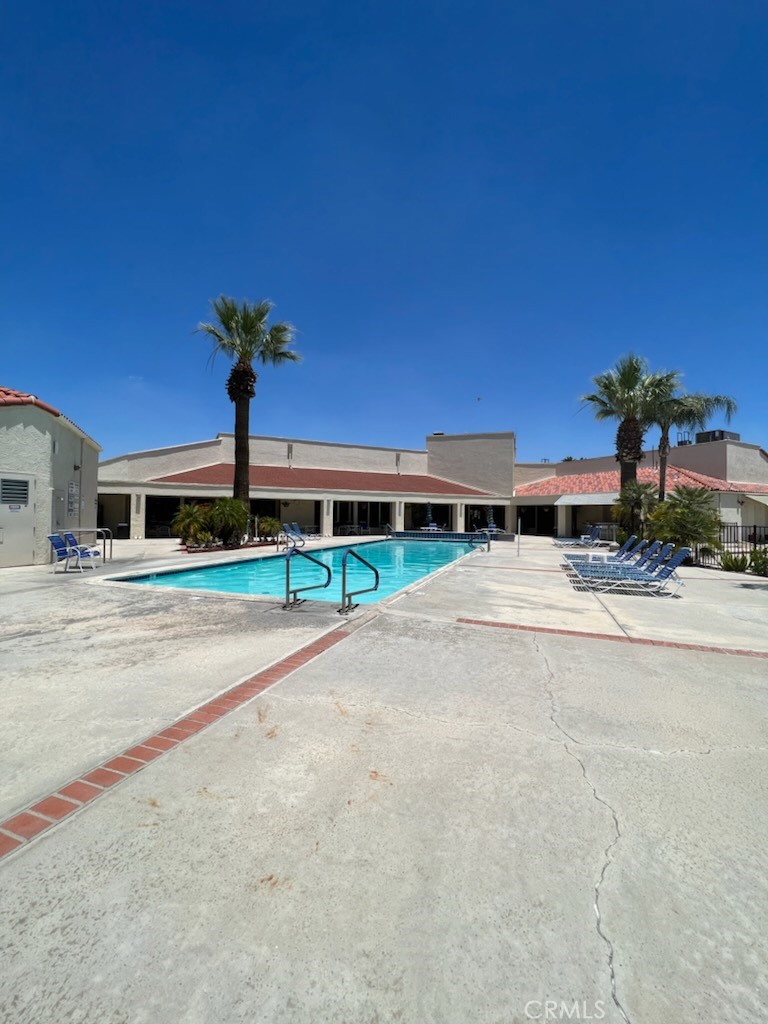 1295 1295 S Cawston 496