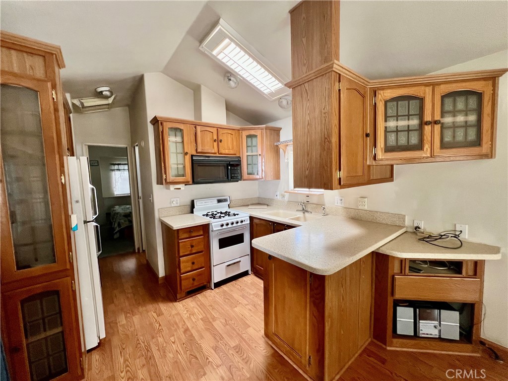 1295 1295 S Cawston 496