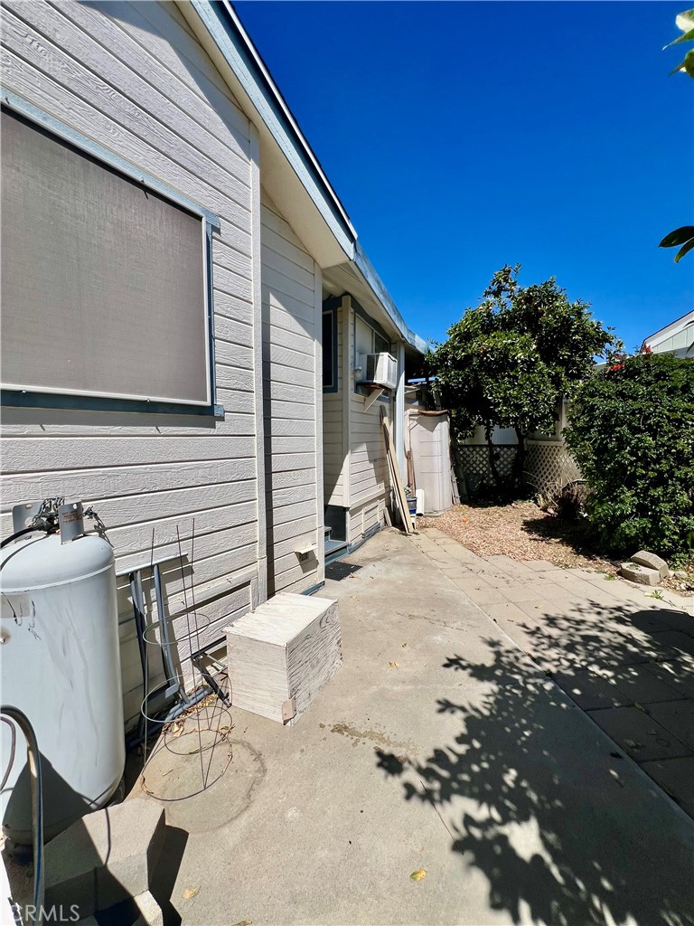 1295 1295 S Cawston 496