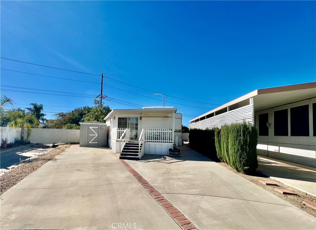 1295 S Cawston 354