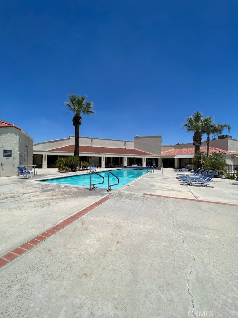 1295 S Cawston 354