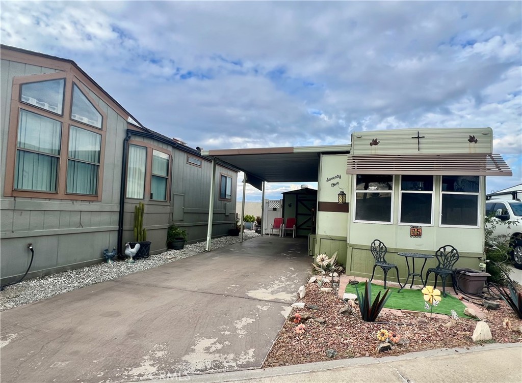 1295 S Cawston 75