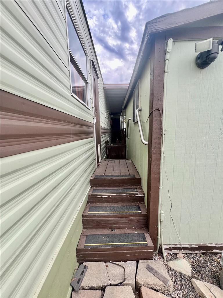 1295 S Cawston 75